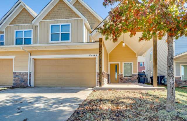 Photo of 3 Bed 2.5 Bath 2 Car Garage Duplex In Edmond