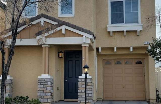 Super cute 2 story home in Silverado Ranch!