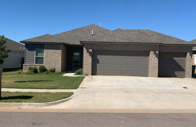 Photo of Very Nice 4 Bedroom 2 Bath Home in Yukon Schools