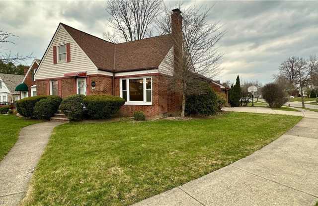 23211 Fernwood Drive