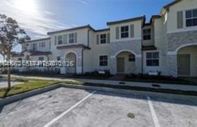 2892 SE 25th Rd