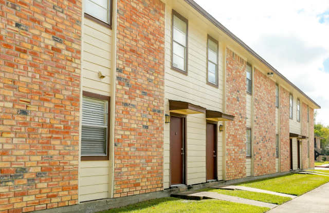 Pindo Pointe Apartments