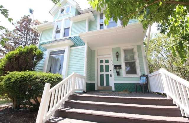 Photo of 674 Saint Charles Street unit: Upper