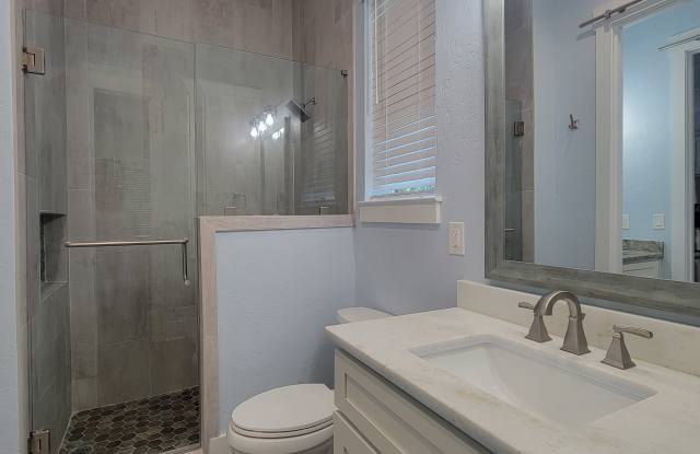 1040 N County Highway 393