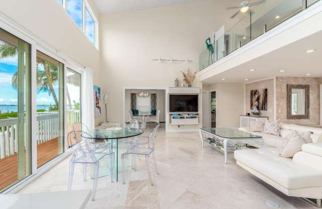 1470 SE Macarthur Boulevard