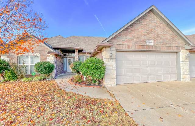 $1000 OFF FIRST MONTHS RENT | Wonderful layout in Fenwick Garden Village!