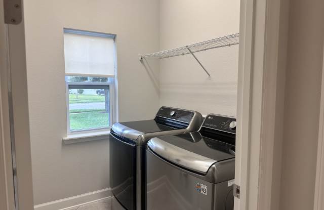 56 Vista Lake Circle