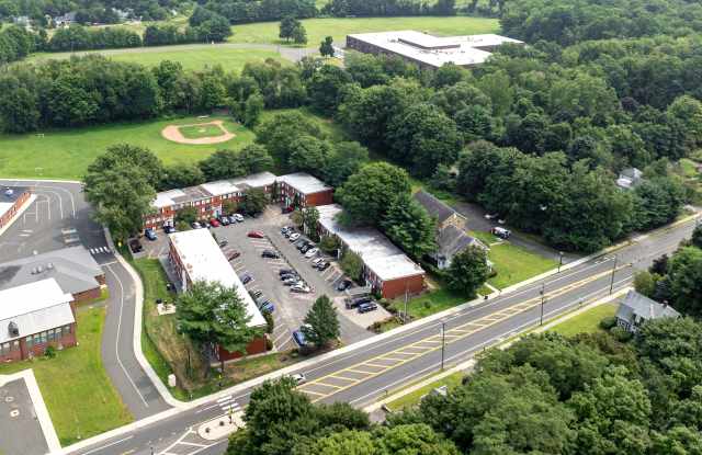 Country Manor Apartments Homes