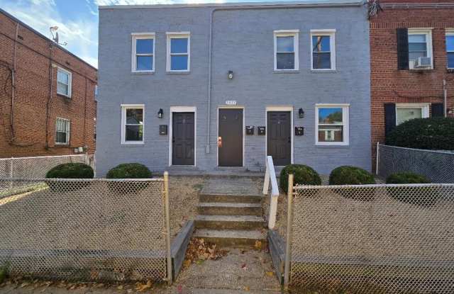 5433 C Street SE unit: 4