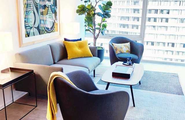 218 East Illinois St.