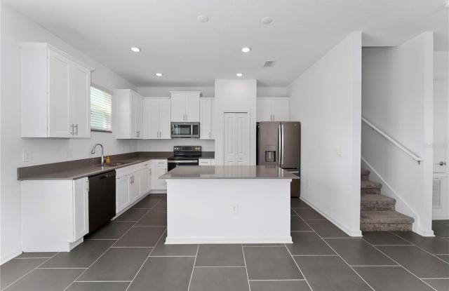 7728 STONE CREEK TRAIL