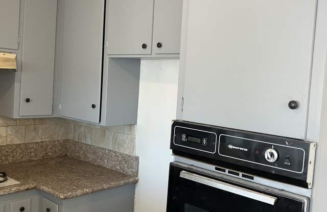 1116 East Elk Avenue Unit 5