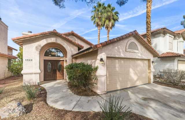 4909 Fiesta Lakes Street