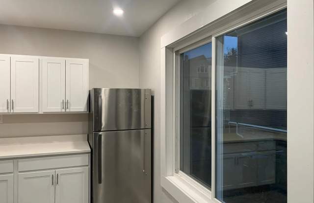 389 Richmond Ave # 1