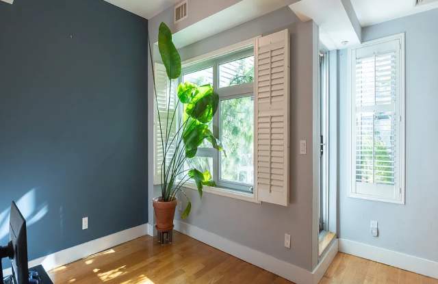 218 N 8th St Apt JW88191