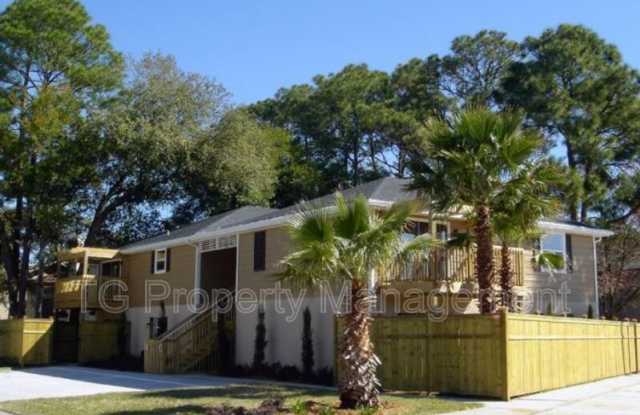 119 Poinsettia St
