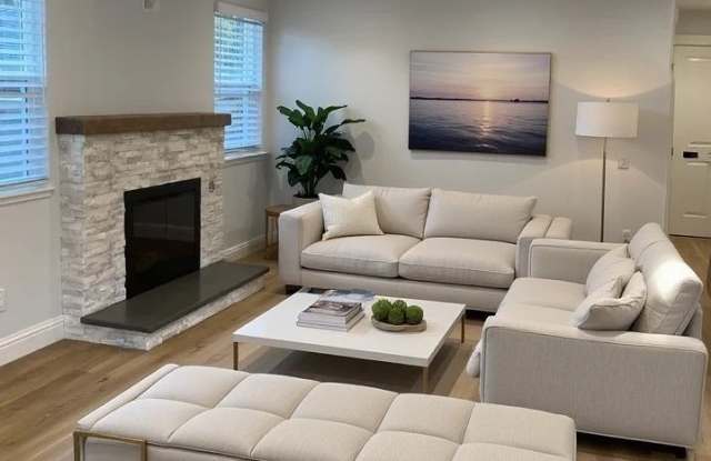 Remodeled Pacific Grove 2-Bedroom with Gourmet Kitchen