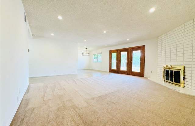 24124 Highlander Road