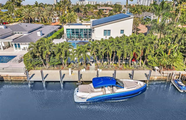 307 Holiday Dr