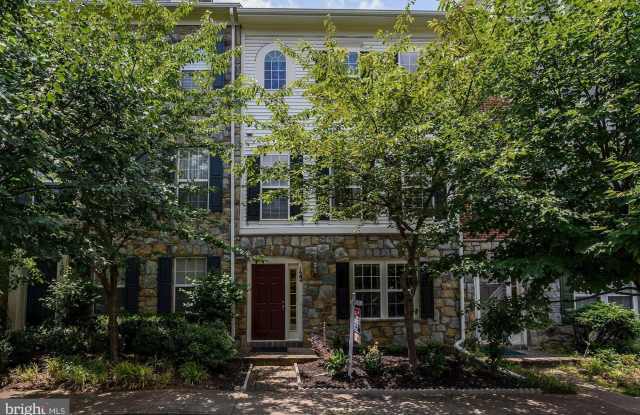 122 ELMCROFT Boulevard