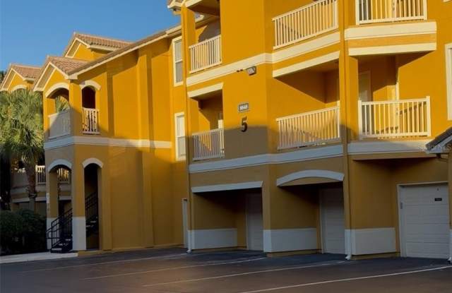 8848 VILLA VIEW CIRCLE