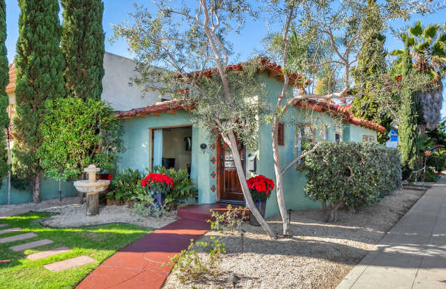 Coronado Village - Furnished 1BR/1BA Vacation Cottage