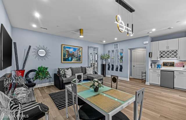 Photo of 64 Sheridan Avenue unit: B