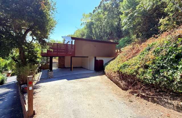 Photo of 18 South Trl, Orinda - Move In Special