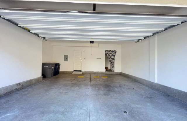 Photo of 3 Bedroom home for leasing in Lake Forest