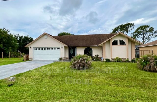 1025 Derbyshire Drive - 1025 Derbyshire Drive, Poinciana, FL 34758