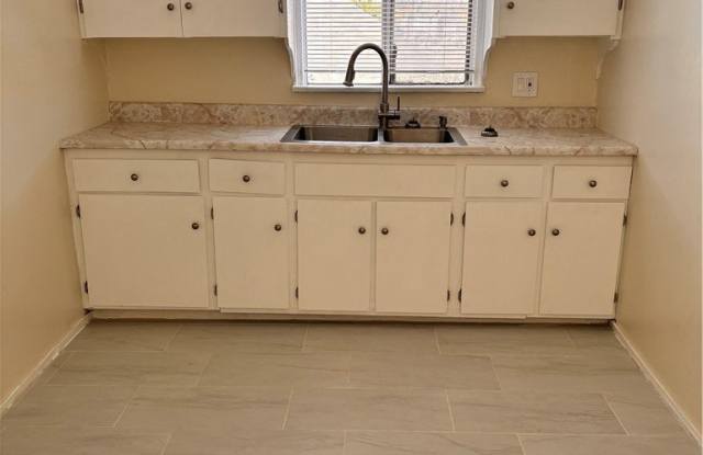 3672 S Western Avenue