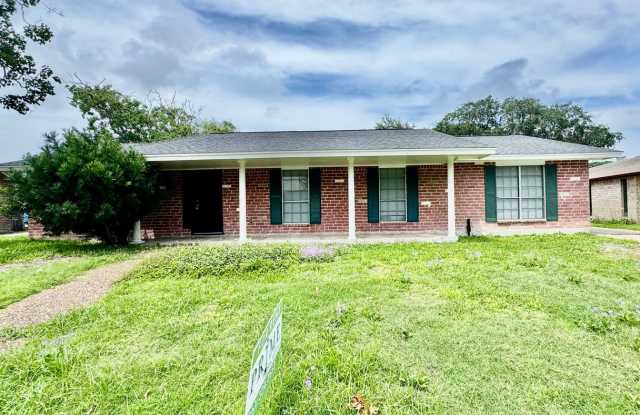 4/2-Country Club Estates / South Side area