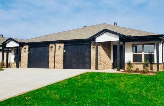 101 NW 63rd Ave Unit D12