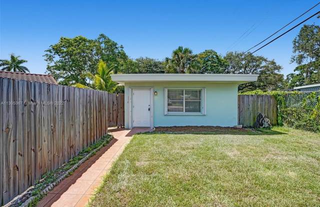 2804 SW 16 Street - 2804 Southwest 16th Street, Fort Lauderdale, FL 33312