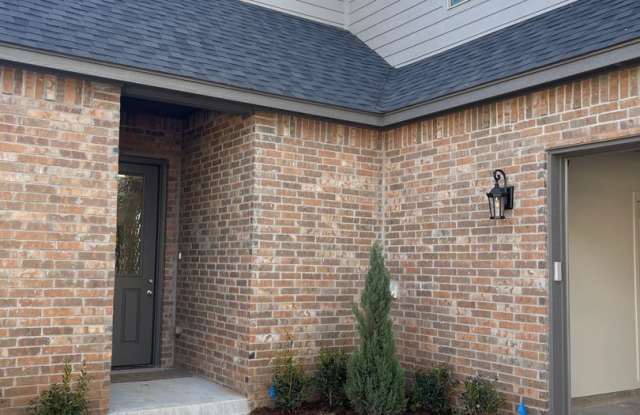 Photo of 3 bedroom with 2.5 bath in The Enclave