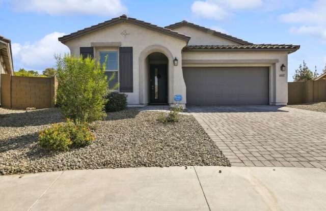 6327 N 67 Dr