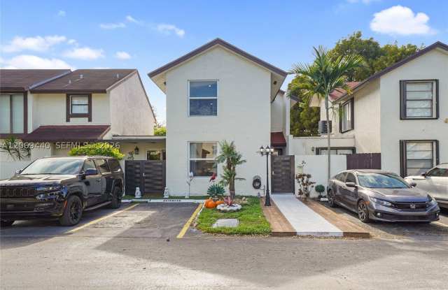 10310 NW 5th Ter