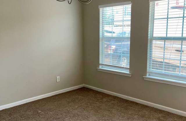 Now Available! Updated 3/2.5 Townhome In Cascade Commons!