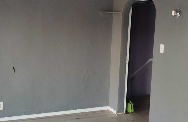 6123 South Hoover Street