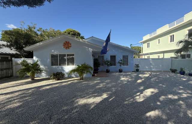 Photo of 8 N End Road