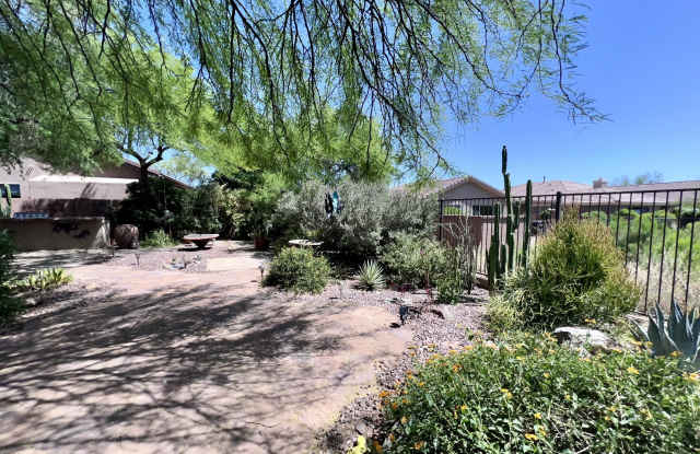 1653 W AINSWORTH Drive