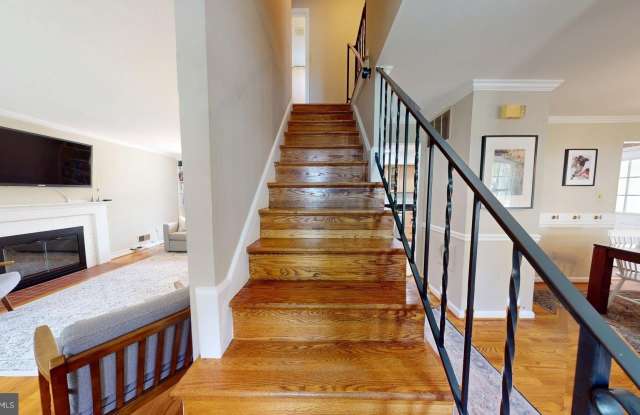 6705 LITTLE ANN COURT