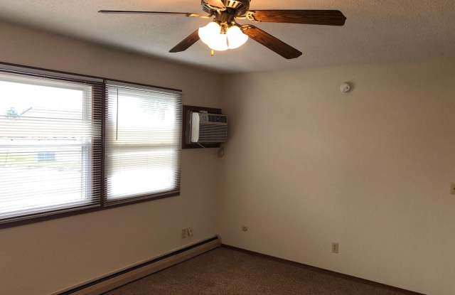 2 Bed off 41st and West - 3609 South West Avenue, Sioux Falls, SD 57105