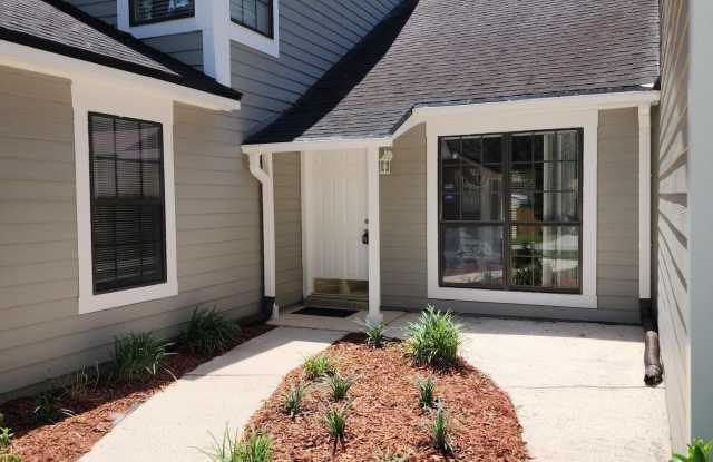 11328 TROTTING HORSE Lane