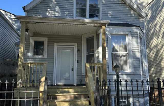 Photo of 3836 West Wabansia Ave.