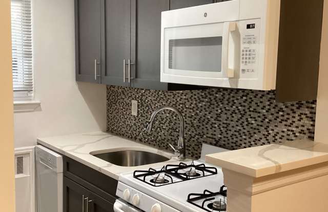 22 Wildwood Gardens , Port Wash, New York 11050