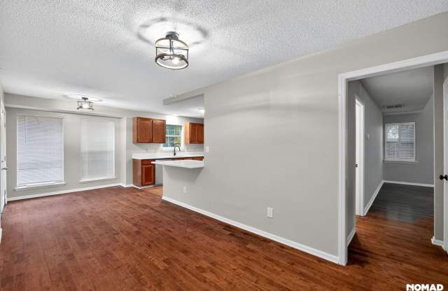 Sunny 5BR House in the UNCC University square with large yard