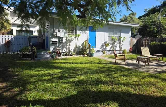 811 NE 14th Ct