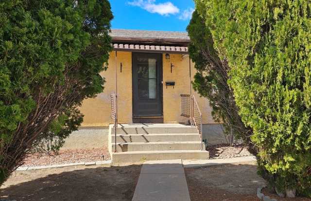 ALL PROSPECTIVE TENANTS MUST SUBMIT A ON LINE APPLICATION AND BE PRE-QUALIFIED PRIOR TO ANY SHOWINGS.