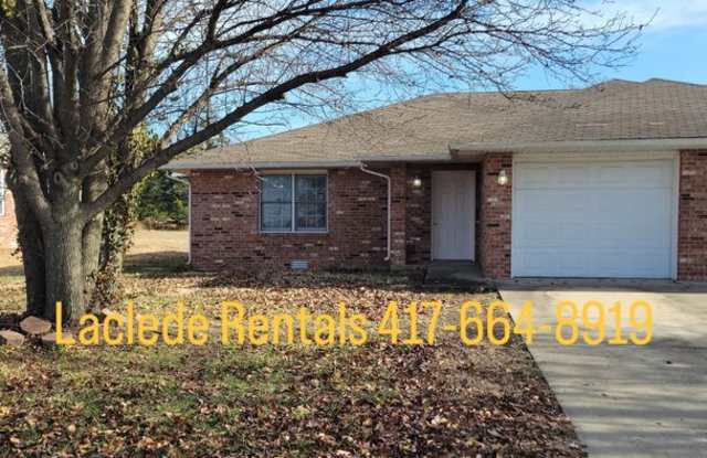 2 BEDROOM 1 BATHROOM DUPLEX FOR RENT